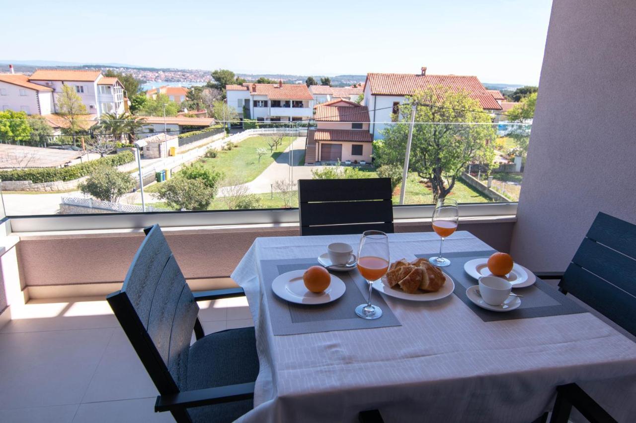 Luxury Apartment Faro With Sea View And Swimming Pool Premantura Kültér fotó