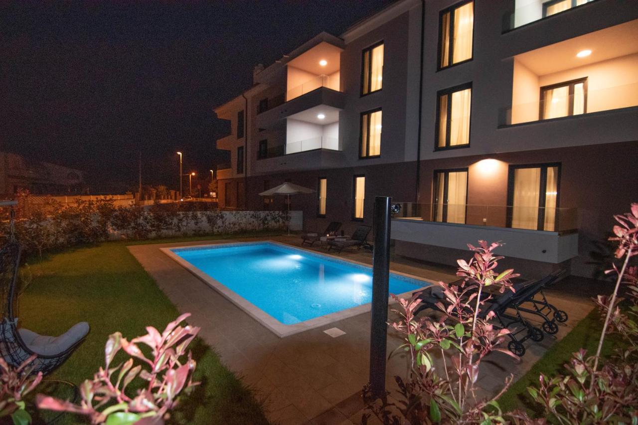 Luxury Apartment Faro With Sea View And Swimming Pool Premantura Kültér fotó