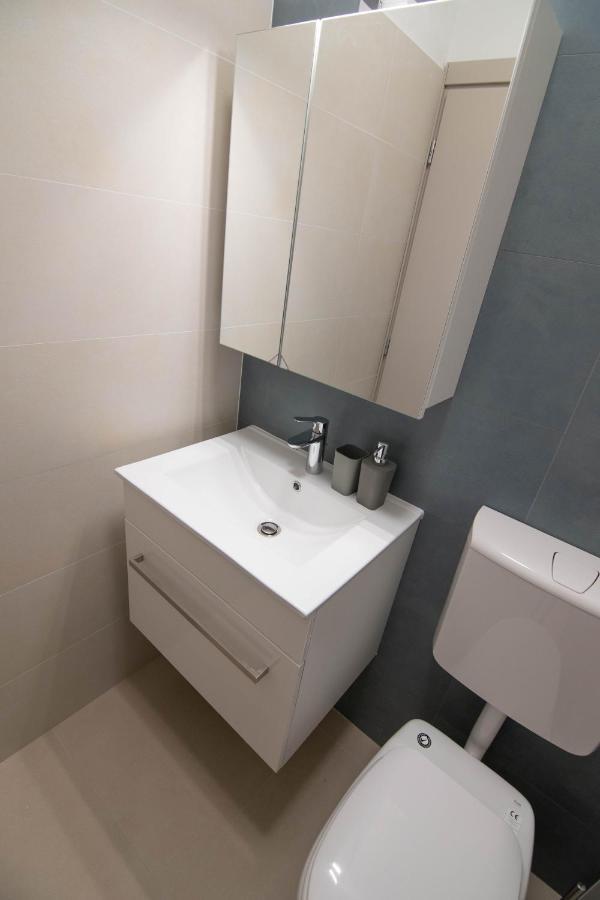 Luxury Apartment Faro With Sea View And Swimming Pool Premantura Kültér fotó
