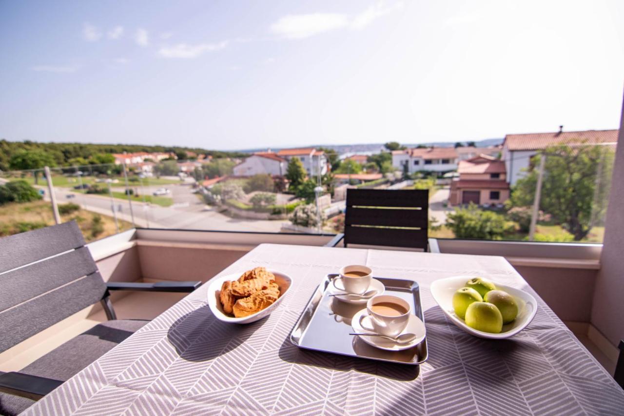 Luxury Apartment Faro With Sea View And Swimming Pool Premantura Kültér fotó